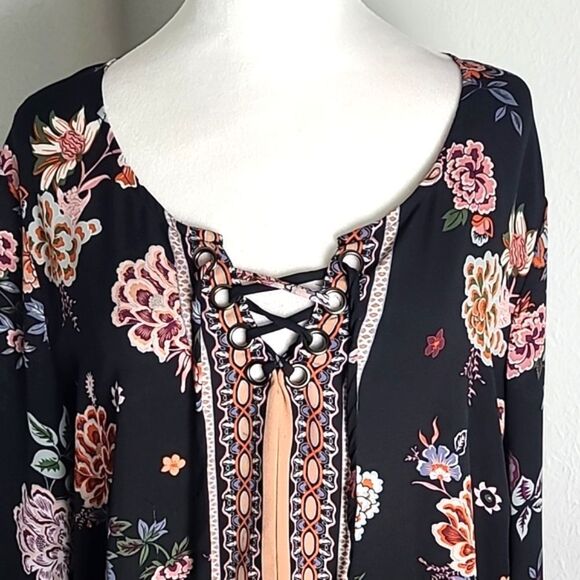 MM by My Michelle Black & Orange Floral Top, Lace-up Neckline, Bell Sleeves, XL - Picture 4 of 9